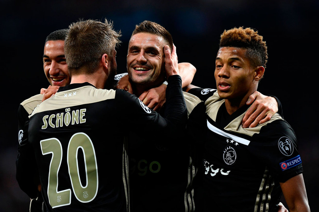 Ajax justru memperbesar keunggulan setelah Dusan Tadic tutut mencatatkan namanya di papan skor lewat gol pada menit ke-62. Tembakan kaki kiri yang dilepas Tadic tak mampu dijangkau Courtois dan meluncur mulus menjadi gol.  