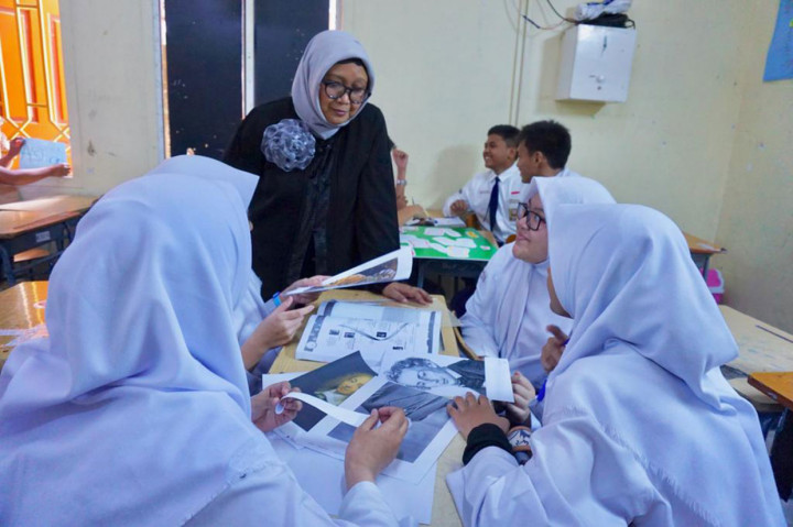 Kunjungan ini adalah kunjungan Menlu pertama ke sekolah SIJ sejak sekolah tersebut berdiri pada 1964.