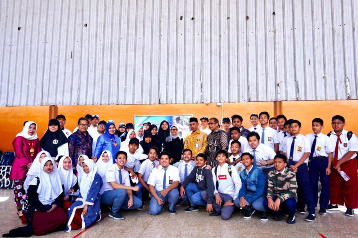 Sejak berdiri, setiap tahunnya SIJ mendidik sekitar 1.200 siswa TK hingga SMA, yang sebagian besar adalah putera-puteri Pekerja Migran Indonesia di Jeddah dan sekitarnya. Tidak sedikit dari anak-anak tersebut yang tidak memiliki izin tinggal resmi bahkan tidak memiliki identitas.