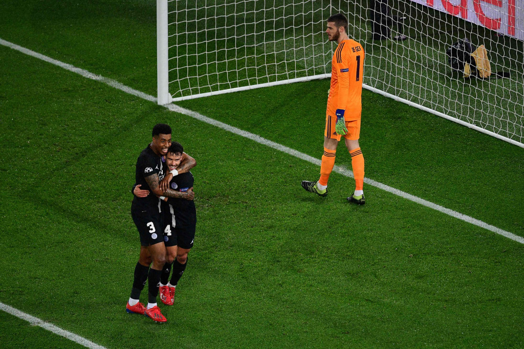 PSG merespons dengan gol Juan Bernat di menit ke-12. 