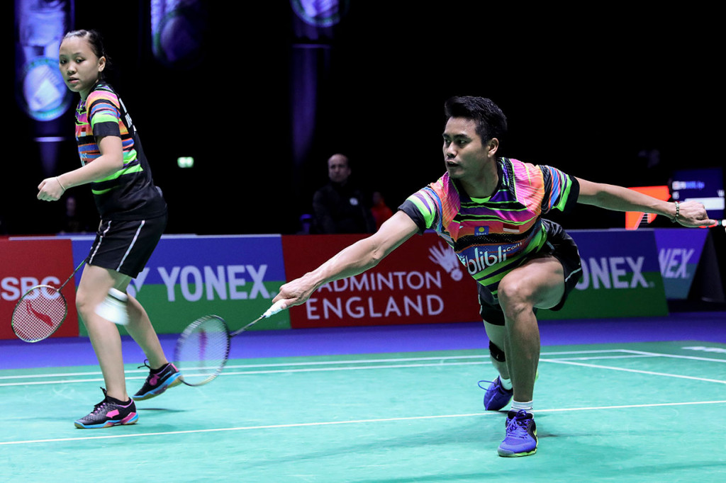 Pada laga perempat final Owi/Winny akan menantang unggulan ketiga asal Jepang Yuta Watanabe/Arisa Higashino yang menundukkan ganda Tiongkok Lu Kai/Chen Lu. 