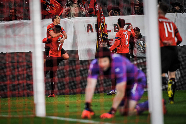 Cech melakukan penyelamatan penting dengan menepis bola tendangan bebas Ben Arfa pada menit ke-63, namun ia tak mampu bereaksi ketika sebuah umpan silang yang berusaha disapu Nacho Monreal malah membuat bola bersarang ke gawangnya sendiri dua menit kemudian. Rennes unggul 2-1 atas Arsenal.    