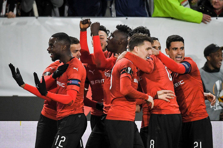 Dua menit jelang waktu normal usai Rennes berhasil memperbesar keunggulan mereka lewat gol  Ismaila Sarr.  Berawal dari sebuah serangan balik, James Lea Siliki berhasil melepaskan umpan silang matang yang berhasil disambut tandukan keras Sarr. 