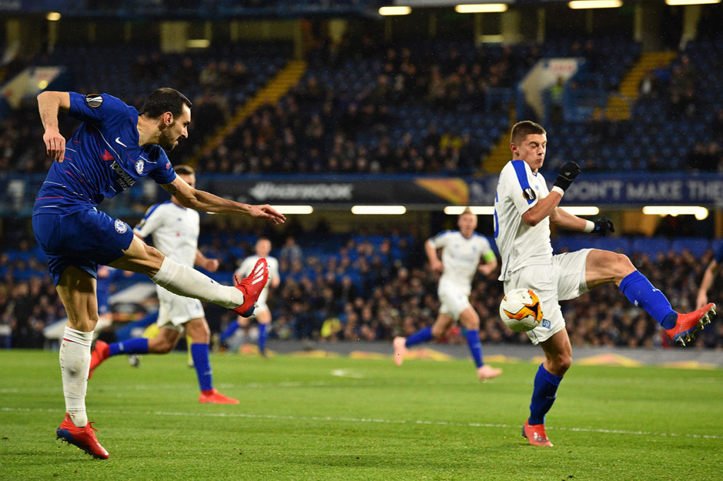 Di hadapan pendukungnya sendiri, Chelsea mendominasi jalannya pertandingan di awal laga. Para pemain The Blues menciptakan beberapa peluang namun belum membuahkan hasil.