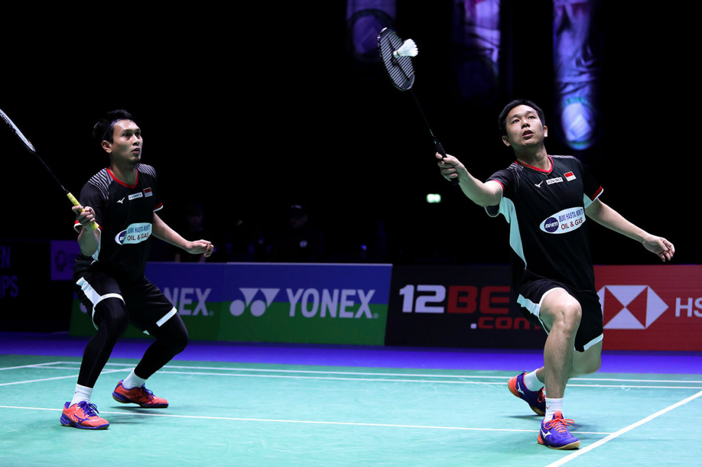 Hendra/Ahsan lolos ke semifinal usai mengalahkan unggulan keenam asal Jerman Lamsfuss/Seidel dengan skor 21-12 dan 21-13. 