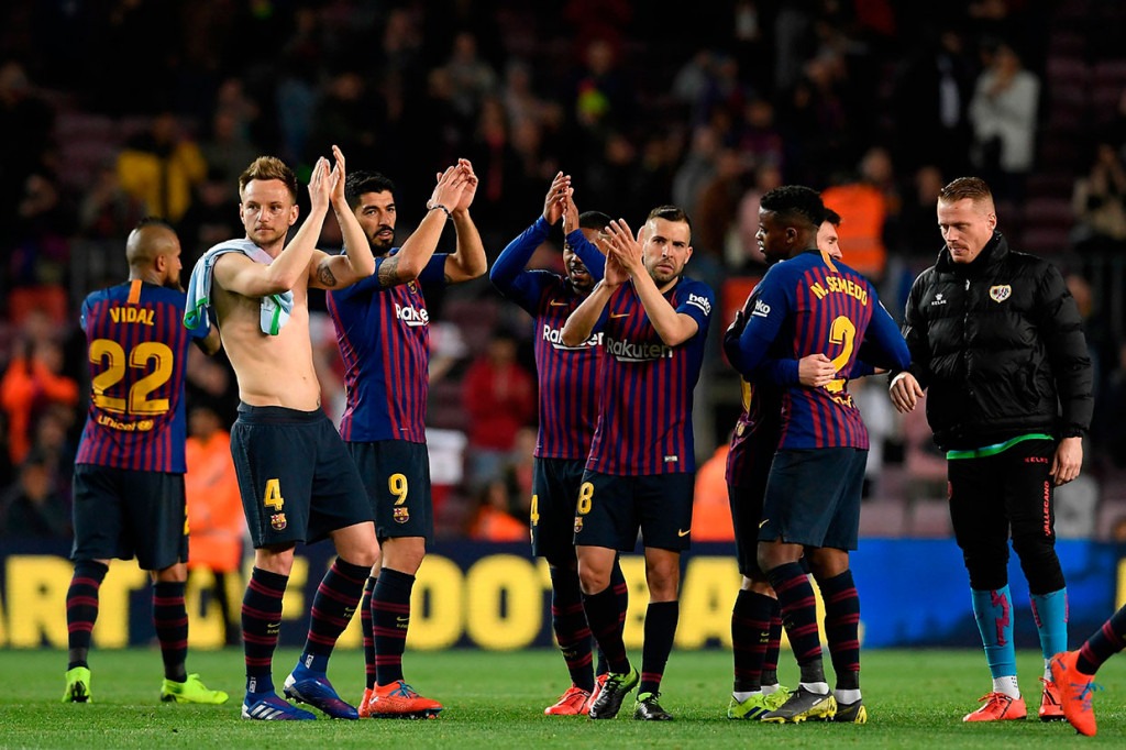 Hasil itu membawa Barcelona kembali menjauh dari kejaran pesaingnya di puncak klasemen dengan koleksi 63 poin, terpaut tujuh poin dari Atletico Madrid (56) di urutan kedua, sedangkan Vallecano (23) tak beranjak dari posisi kedua terbawah.   