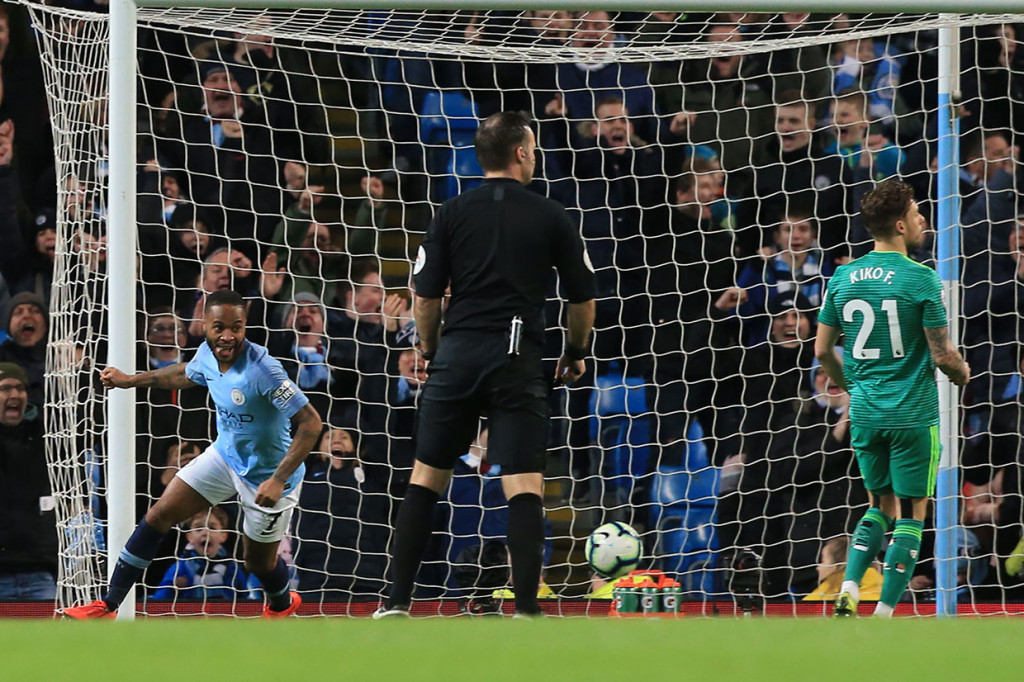 Sterling mencetak gol kedua pada menit ke-50 menyelesaikan umpan silang Riyad Mahrez dari jarak dekat. 