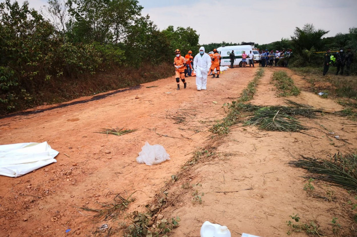 12 orang yang berada di dalam pesawat semuanya tewas. Di antara para korban adalah Wali Kota kotamadya Taraira, Doris Villegas dan suami serta putrinya, pemilik pesawat, pilot Jaime Carrillo, co-pilot Jaime Herrera, dan teknisi penerbangan yang diidentifikasi sebagai Alex Moreno.