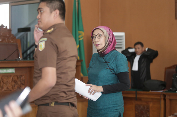 Terdakwa kasus dugaan penyebaran berita bohong atau hoaks Ratna Sarumpaet mengikuti sidang lanjutan di PN Jakarta Selatan, Jakarta. Sidang tersebut mengagendakan pembacaan tanggapan Jaksa Penuntut Umum atas eksepsi terdakwa.
