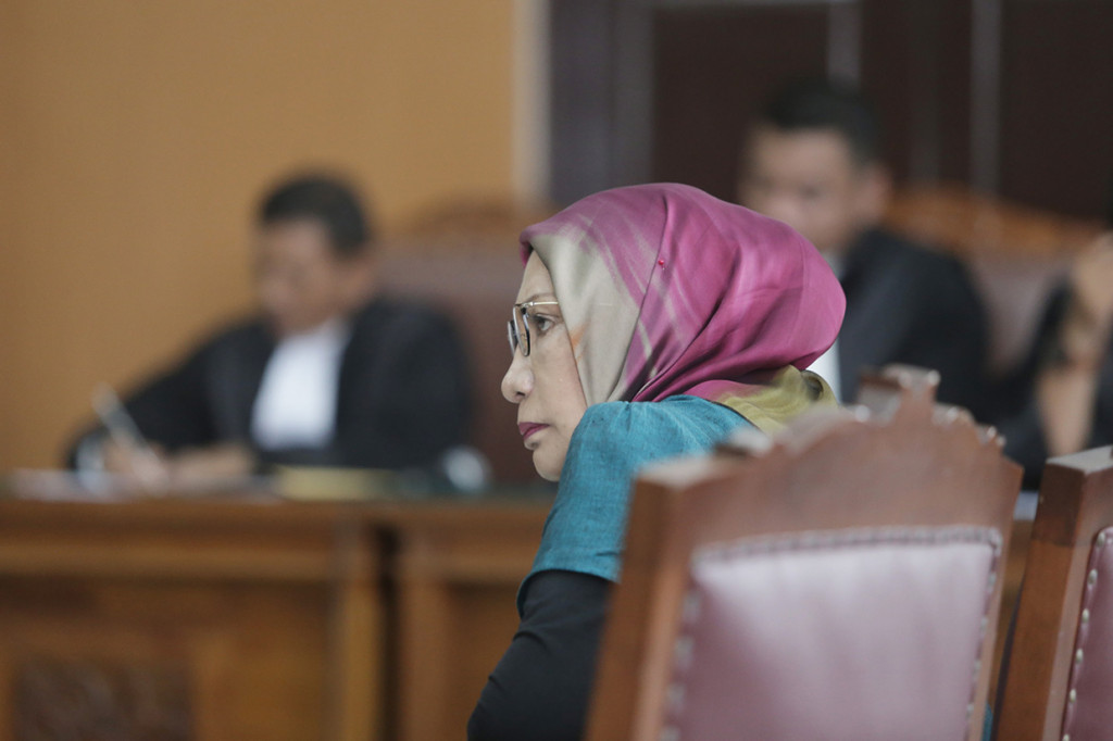 Tim jaksa dalam persidangan kasus hoaks dengan terdakwa Ratna Sarumpaet menilai, eksepsi yang disampaikan kuasa hukum Ratna mesti ditolak hakim karena sudah melampaui batas ruang lingkup eksepsi.