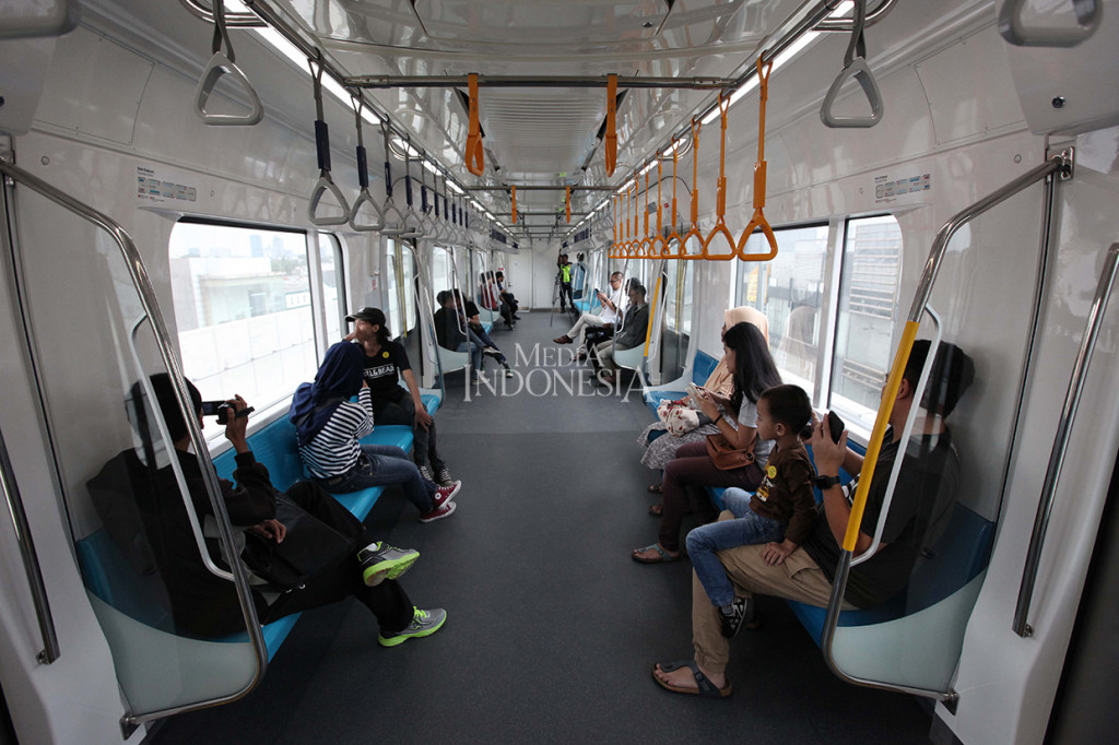 Pada operasi hari ini, MRT Jakarta akan mengangkut sebanyak 4 ribu penumpang mulai pukul 08.00 sampai 16.00 WIB.