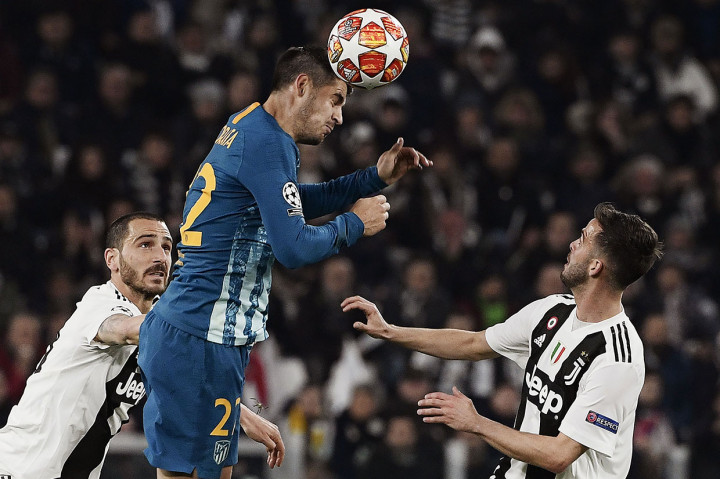 Tim tamu juga berpeluang menyamakan kedudukan jika saja sundulan Alvaro Morata menyambut umpan silang Saul Niguez tepat sasaran pada masa injury time babak pertama.  Skor 1-0 bertahan hingga turun.