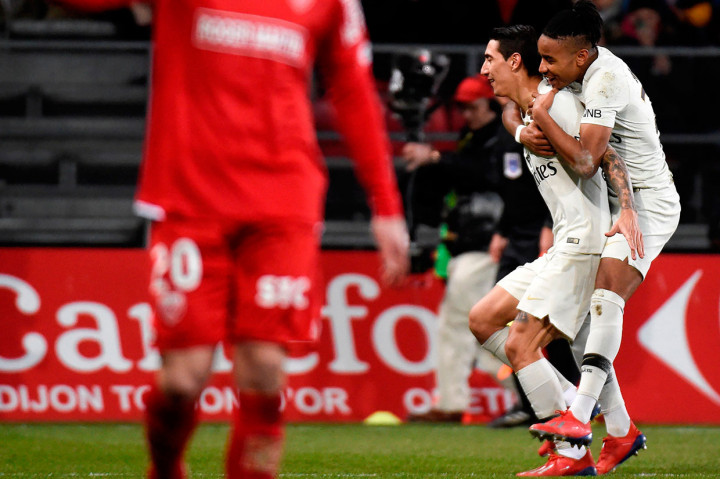 Setelah mengirimkan dua assist untuk dua gol pembuka PSG, Di Maria akhirnya mencatatkan namanya di papan skor lewat tendangan bebas yang melesak ke sudut kanan atas gawang lima menit memasuki babak kedua.