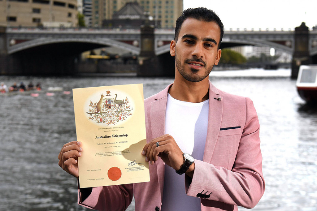Di tengah kecaman internasional dan tekanan diplomatik, ia akhirnya diizinkan kembali ke Melbourne dan bermain sepak bola semi-profesional. Hakeem sempat ditahan selama dua bulan di Thailand.