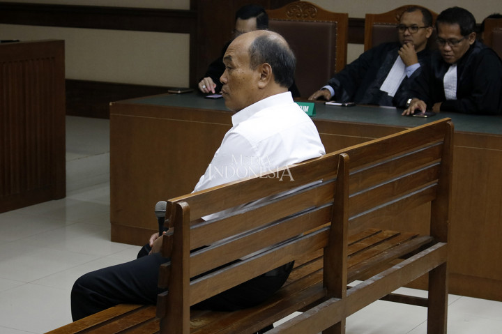 Terdakwa mantan Dirut PT Asuransi JasaIndonesia (Jasindo) Budi Tjahjono menjalani sidang tuntutan terkait kasus dugaan korupsi pembayaran komisi fiktif dalam pengadaan asuransi minyak dan gas pada BP Migas-KKKS tahun 2010 2012 dan tahun 2012-2014 di Pengadilan Tipikor, Jakarta.