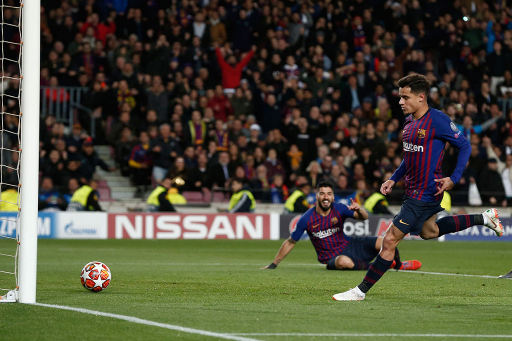 Barcelona menambah keunggulan di menit ke-31 lewat Philippe Coutinho menuntaskan umpan matang Luis Suarez.    