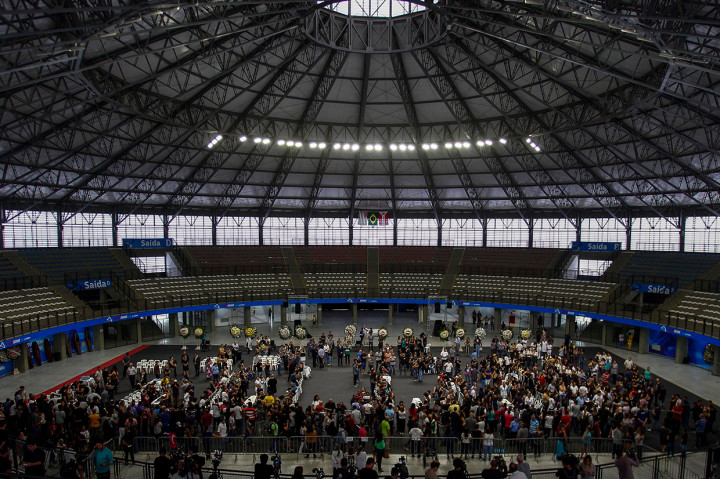 Setidaknya 10 orang tewas dalam penembakan di sekolah di Kota Suzano, Sao Paulo, Brasil. Yakni, 6 pelajar sekolah dasar, 2 karyawan sekolah, dan 2 pelaku yang kemudian bunuh diri. Afp Photo/Miguel Schincariol