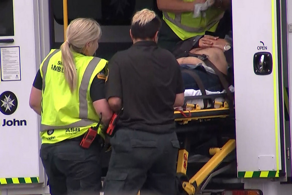 Penembakan yang dilakukan seorang pria pada Jumat siang tersebut mengakibatkan sedikitnya enam orang tewas.