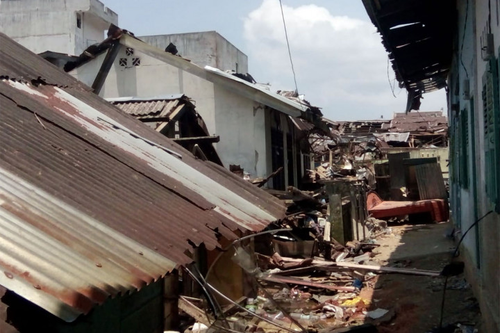 Bom bunuh diri yang dilakukan tersangka pada Rabu, 13 Maret 2019 sekitar pukul 01.32 dini hari WIB, mengakibatkan sedikitnya 124 unit rumah porak poranda.