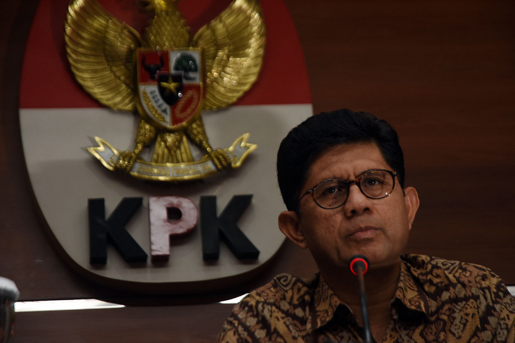 KPK sebelumnya telah menetapkan Ketum PPP Romahurmuziy, Kepala Kantor Kemenag Kabupaten Gresik Muhammad Muafaq Wirahadi, dan Kepala Kantor Wilayah Kemenang Jawa Timur Haris Hasanuddin sebagai tersangka kasus dugaan suap seleksi pengisian jabatan pimpinan tinggi di Kemenag tahun 2018-2019.