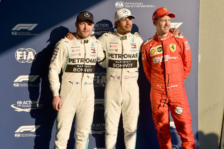 Bottas menorehkan waktu 1 menit 20,598 detik dan sempat menjadi pebalap dengan catatan waktu tercepat. Namun kemudian Lewis Hamilton berhasil mengalahkan catatan waktu itu dengan torehan 1 menit 20,486 detik. Afp Photo/Peter Parks