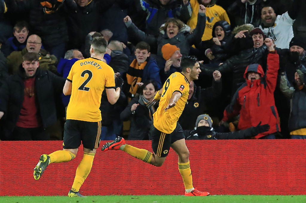 Kedua gol Wolves tercipta hanya dalam selang waktu enam menit. lewat Raul Jimenez pada menit ke-70 dan Diogo Jota menit ke-76.