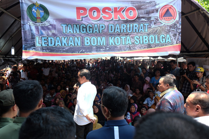Rinciannya dari Rp 1,451 miliar tersebut, pemerintah pusat akan memberikan bantuan Rp 25 juta untuk rumah yang rusak parah, Rp 5 juta bagi rumah yang rusak sedang dan Rp 3 juta untuk rumah yang rusak ringan. Antara Foto/Irsan Mulyadi