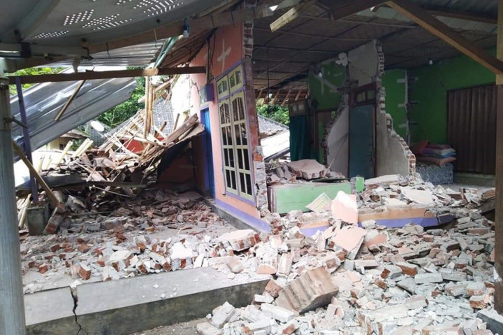 Sejumlah kerusakan akibat gempa 5,8 skala richter melanda wilayah Lombok, Nusa Tenggara Barat.