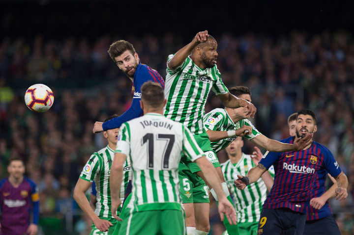Upaya Betis menjebol gawang Barcelona baru tercipta pada menit ke-82. Gelandang pengganti Loren Moron menjebol gawang Marc-Andre ter Stegen setelah menerima umpan dari Diego Lainez.
