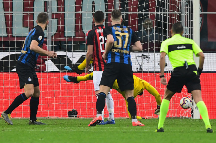 Inter menggandakan keunggulan pada menit ke-51. Berawal dari tendangan sudut, Matteo Politano bisa mengirim umpan silang matang. De Vrij mampu menyundul bola masuk ke gawang.