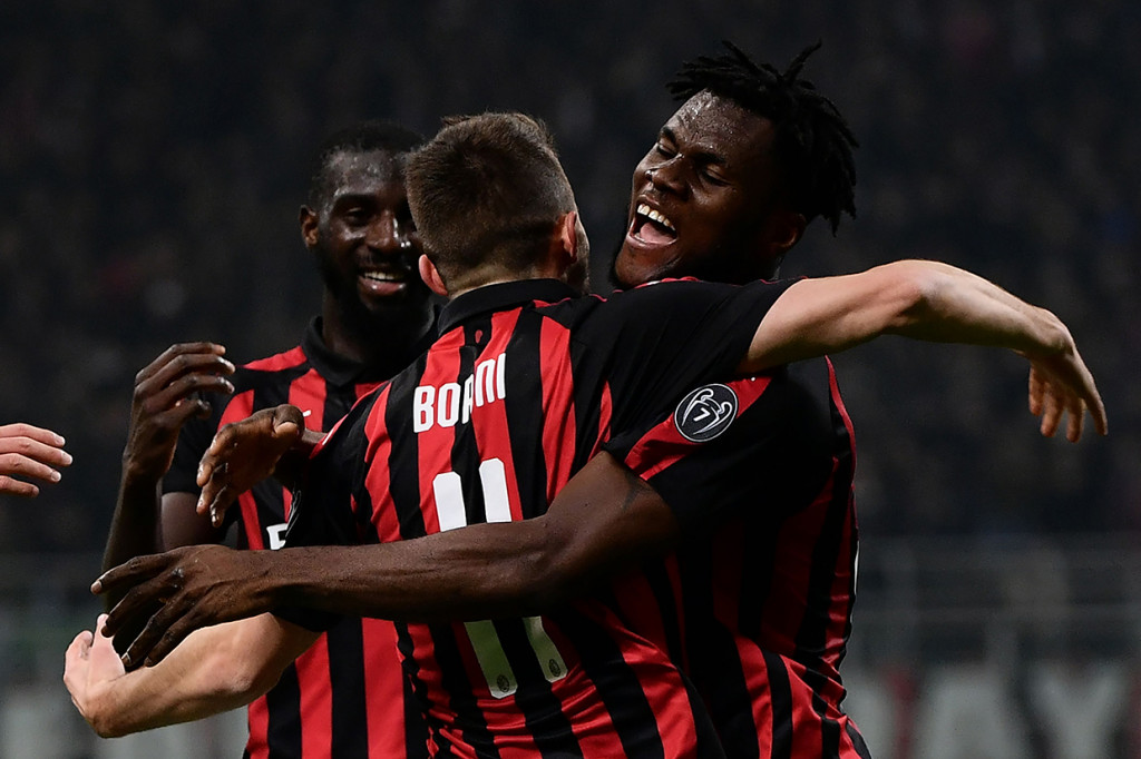 Milan menipiskan ketertinggalan pada menit ke-57. Gol itu juga hasil dari bola mati. Tendangan bebas Hakan Calhanoglu disundul masuk ke gawang oleh Tiemoue Bakayoko.
