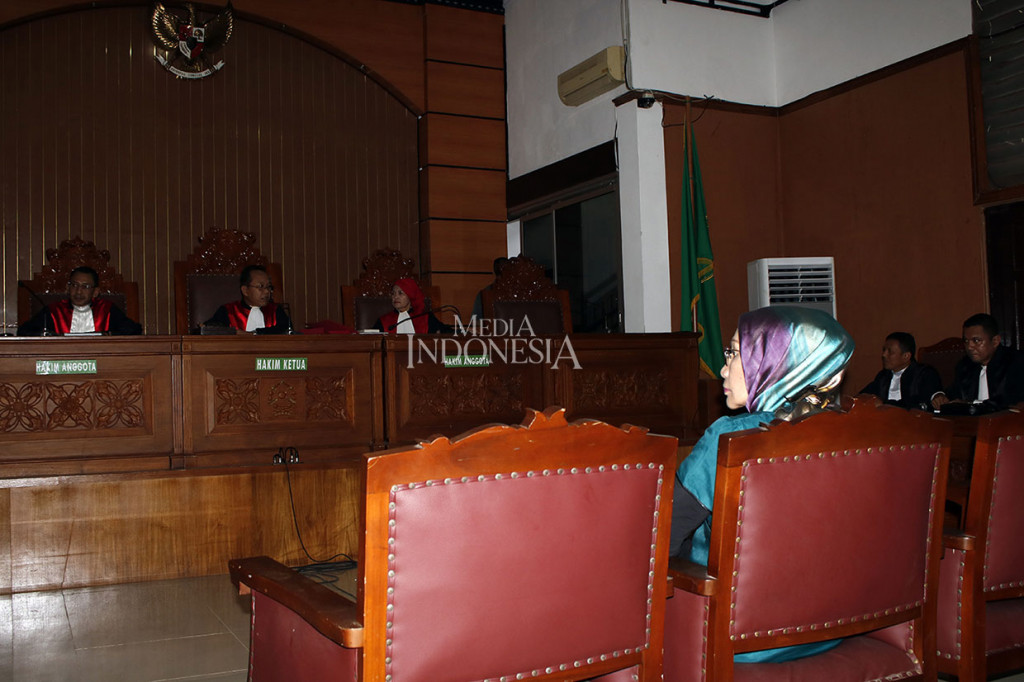 Terdakwa kasus dugaan penyebaran berita bohong atau hoaks, Ratna Sarumpaet menjalani sidang putusan sela di PN Jakarta Selatan, Jakarta, Selasa, 19 Maret 2019. MI/Bary Fathahilah