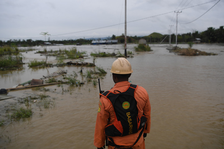 Selain itu tercatat jumlah korban hilang sesuai dengan laporan dari keluarga dan masyarakat sebanyak 74 orang.