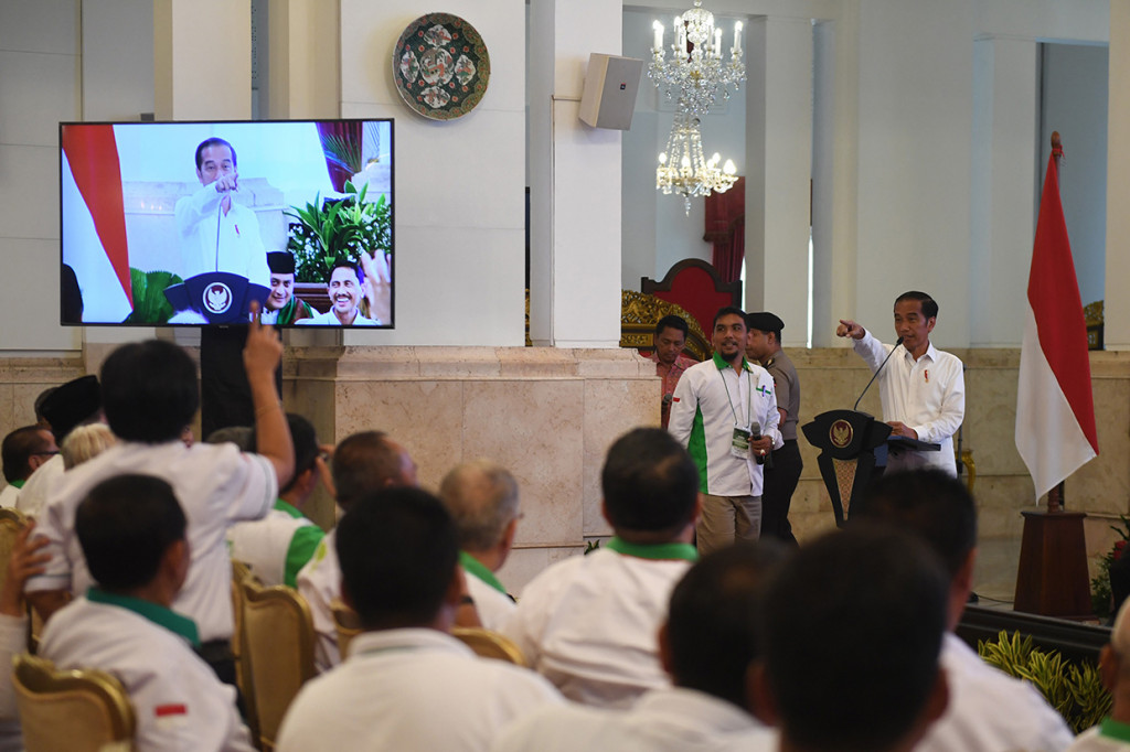 Rakornas itu mengangkat tema HKTI sebagai 'bridging institution' menjadi solusi dalam memakmurkan petani. 