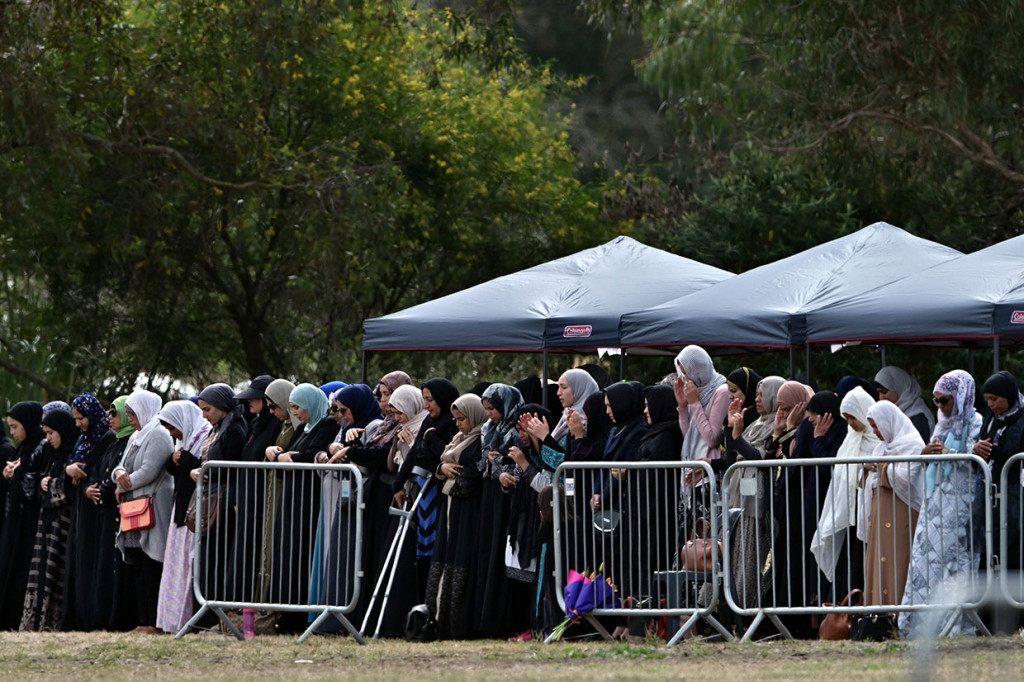 Keluarga Mustafa tiba tahun lalu sebagai pengungsi di Selandia Baru untuk mencari perlindungan dari perang yang tidak berkesudahan di Suriah. Keduanya ditembak mati di Masjid Al Noor, tempat ibadah pertama yang diserang.