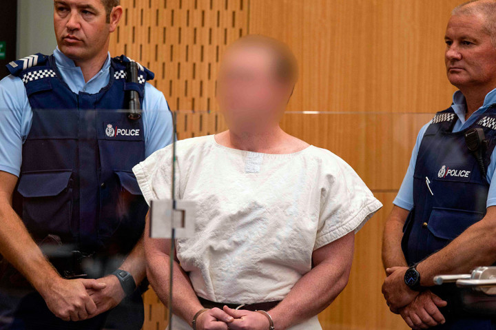 Pria pendukung supremasi kulit putih asal Australia, Brenton Tarrant, 28, menembaki jemaah yang akan melaksanakan Salat Jumat di dua masjid di Christchurch, 15 Maret lalu. 50 orang meninggal dunia dalam aksi teror yang disiarkan secara langsung di media sosial oleh pelakunya tersebut. 