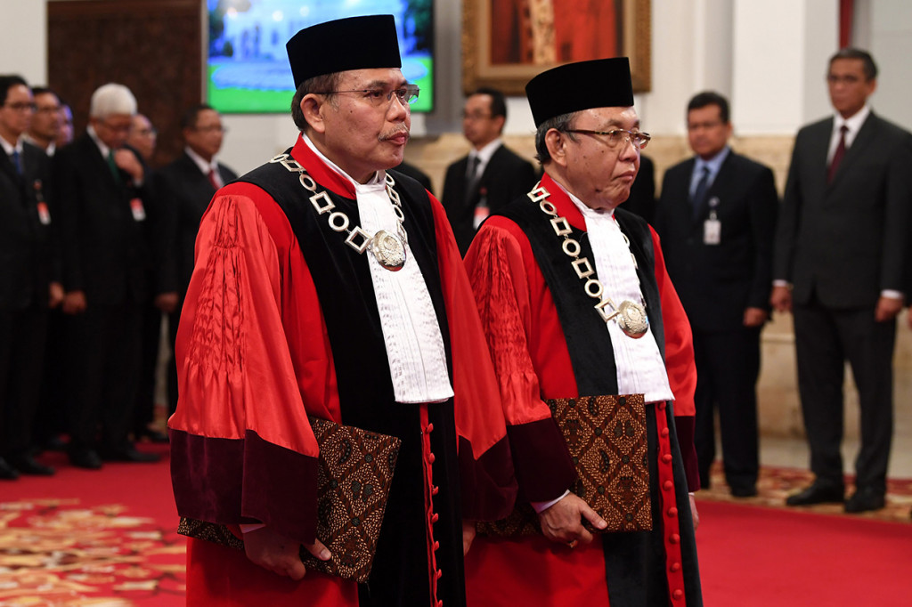 Hakim Konstitusi Aswanto dan Wahiduddin Adams kembali menjabat sebagai hakim konstitusi periode 2019-2024.