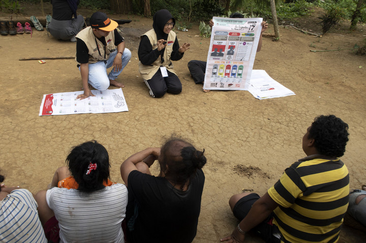 Kegiatan tersebut diharapkan dapat mengajak warga suku Polahi untuk menggunakan hak suara dan mengikuti Pemilu untuk pertama kalinya pada 17 April mendatang. 