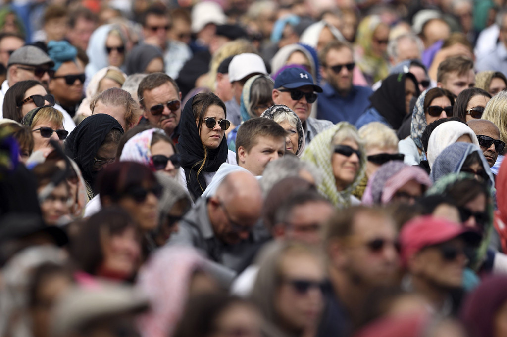 Ribuan wanita New Zealand ramai-ramai mengenakan jilbab sebagai aksi solidaritas dan pernyataan sikap damai untuk umat muslim menyusul teror dua masjid di Christchurch. Afp Photo/William West 