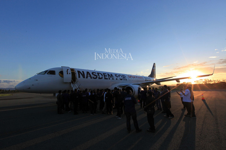 Surya Paloh tiba di Gorontalo, Minggu, 24 Maret 2019. Pengusaha nasional yang juga Caleg DPR RI dari NasDem, Rachmat Gobel dan Menteri Kehutanan dan Lingkungan Hidup, Siti Nurbaya Bakar turut mendampingi Surya paloh dalam kampanye terbuka ini.