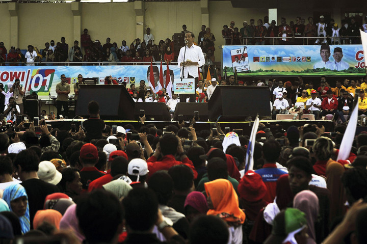 Dalam kempatan itu, Jokowi menjabarkan alasan dirinya memilih Ma'ruf Amin sebagai cawapresnya. Menurut Jokowi, Ma'ruf Amin adalah ulama besar dan intelektual. Ma'ruf dikatakannya mengetahui soal ekonomi syariah, start up, unicorn, decacorn, pintar, dan cerdas.