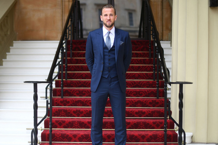 Dalam cuitan di akun twitter pribadinya, @HKane, Kane mengungkapkan rasa bangganya atas gelar kebangsawanan yang diterimanya. 'Sebuah kehormatan dan hari yang membanggakan bagi saya dan keluarga. Terima kasih banyak kepada rekan-rekan dan staf pelatih tim nasional Inggris,' tulis Kane.  