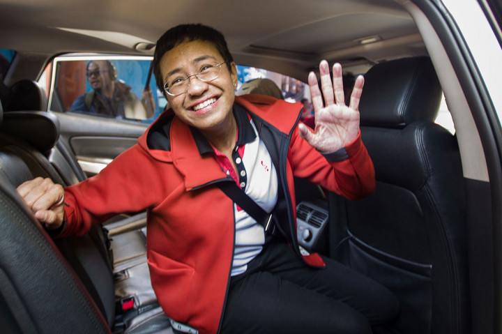 Ressa sedang menjalani masa bebas dengan jaminan untuk kasus fitnah lain bulan lalu dan sempat menginap satu malam di tahanan sebelum dibebaskan dengan jaminan.