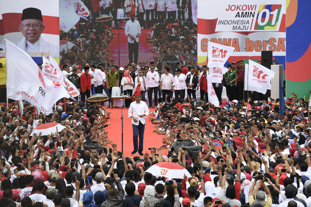 Dalam orasinya, Jokowi mengajak masyarakat datang ke TPS pada 17 April nanti dan memilih pasangan Jokowi-Ma'ruf. Ia juga meminta masyarakat menggunakan baju putih, baju yang digunakan Jokowi-Ma'ruf dalam foto di kertas suara.