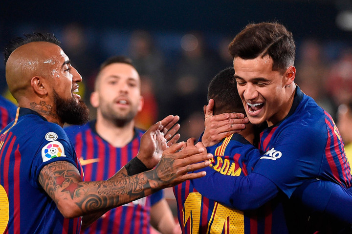 Keputusan Valverde untuk mengistirahatkan Lionel Messi sepertinya tak menimbulkan masalah lantaran Philippe Coutinho berhasil membawa Barcelona unggul pada menit ke-12 lewat sontekan mudah menyambut umpan tarik Malcom.    