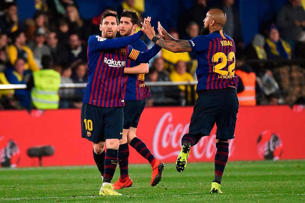 Tepat di penghujung waktu normal, Barca memperkecil ketertinggalan lewat tembakan khas melengkung Messi yang membentur tiang gawang sebelum melesak ke dalam gawang. Skor menjadi 3-4.   