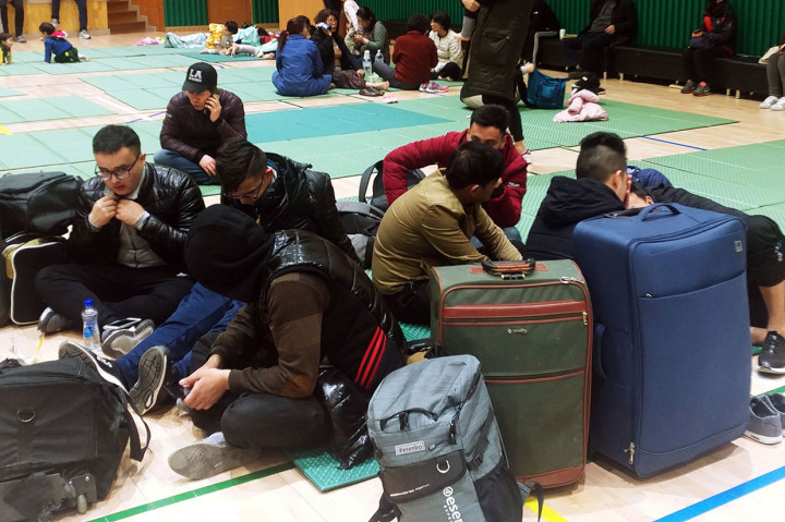 Sekitar 4.230 warga dievakuasi ke beberapa gimnasium dan sekolah. Sebanyak 52 sekolah ditutup pada Jumat, 5 April 2019.