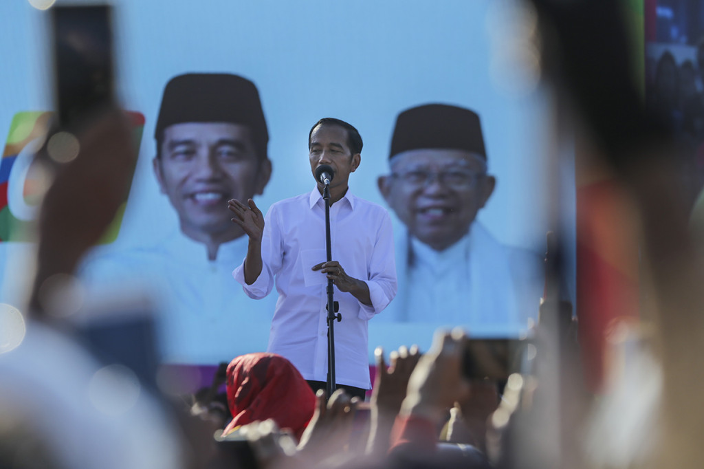 Pada kesempatan itu, Jokowi juga menyampaikan ungkapan terima kasih kepada seluruh pendukung yang hadir dalam kegiatan kampanye akbar pada hari ini.