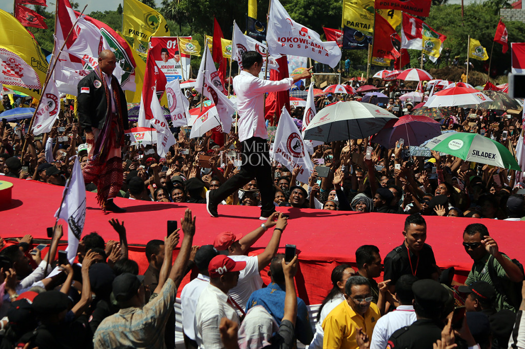 Jokowi melanjutkan, perolehan 80 persen suara di NTT pada Pilpres 2019 hanya target batas bawah. Tidak menutup kemungkinan raihan suara di timur Indonesia ini berada pada angka 95 persen.