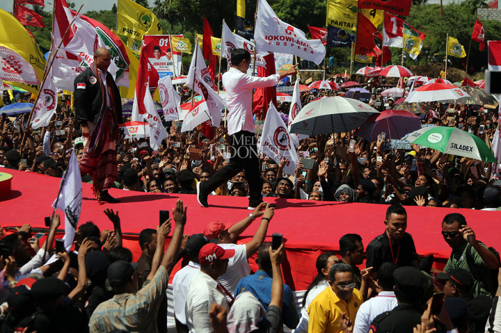 Jokowi melanjutkan, perolehan 80 persen suara di NTT pada Pilpres 2019 hanya target batas bawah. Tidak menutup kemungkinan raihan suara di timur Indonesia ini berada pada angka 95 persen.